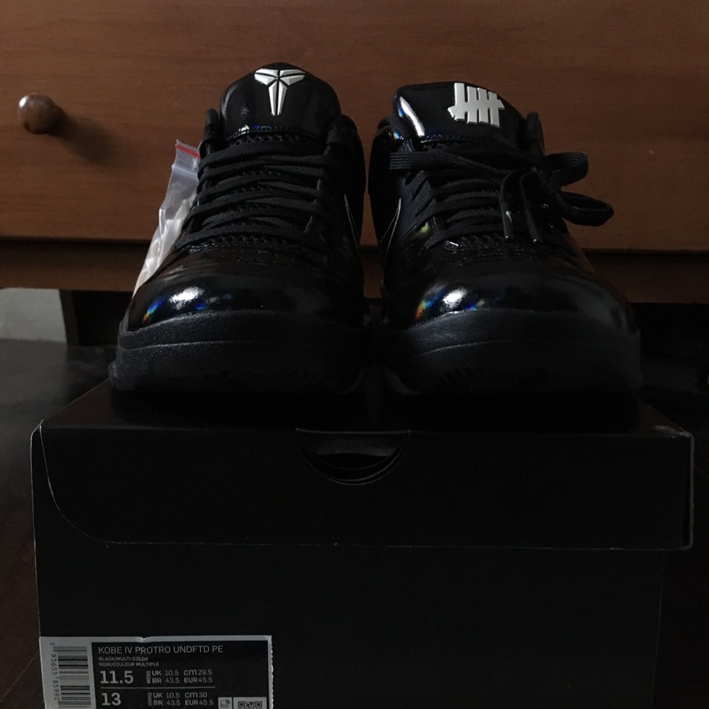 Kobe undefeated 4 size 11.5 deadstock